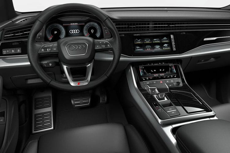 Audi Q7 inside image
