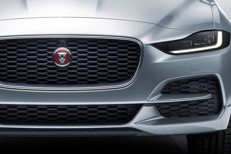 Jaguar XE detail image