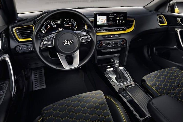 Kia XCEED inside image