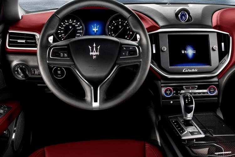 Maserati GHIBLI inside image
