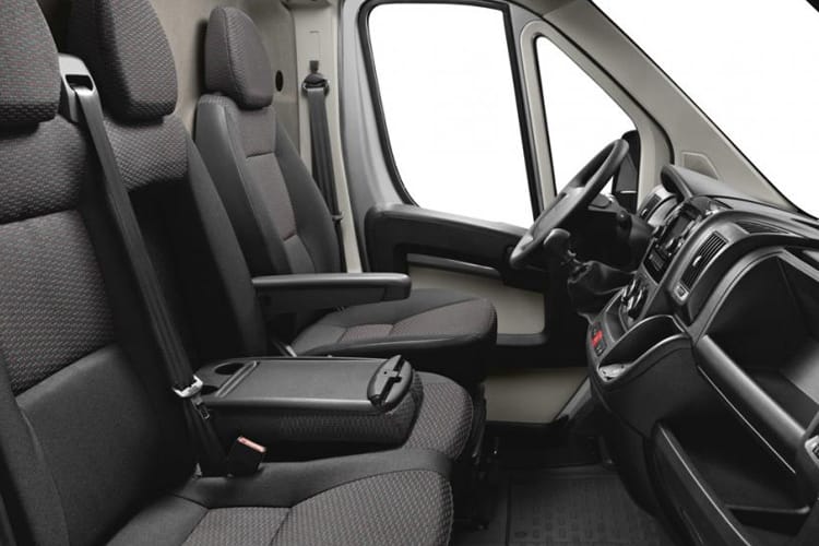 Peugeot BOXER inside image