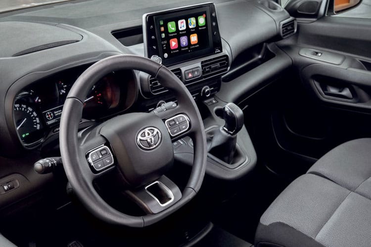Toyota PROACE CITY inside image