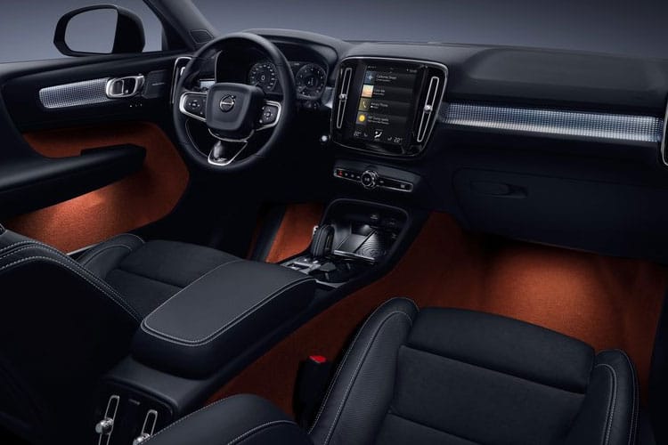 Volvo XC40 inside image
